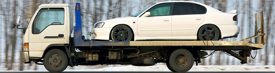 車を運んでいるイメージ